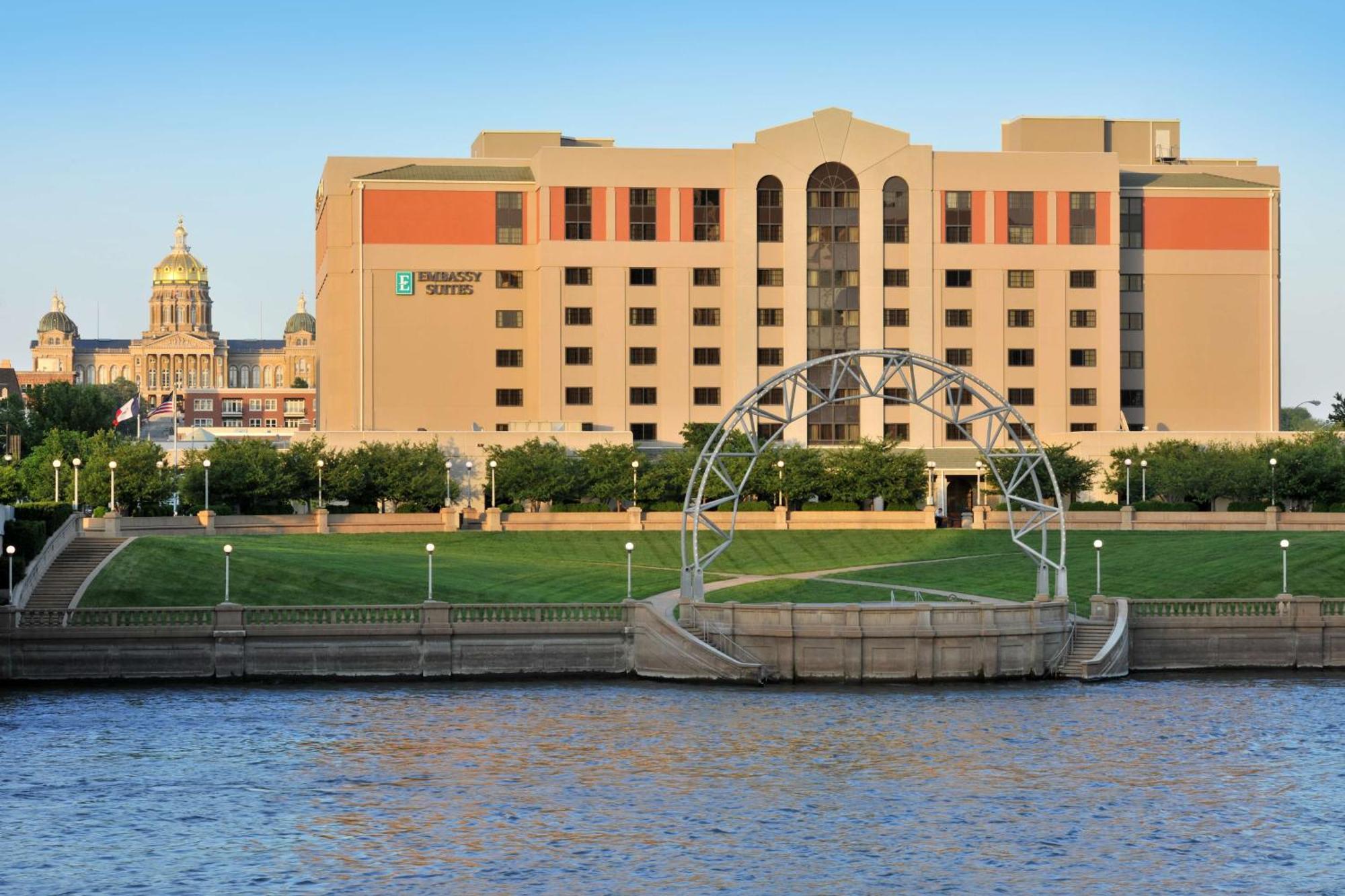 Embassy Suites Des Moines Downtown Kültér fotó